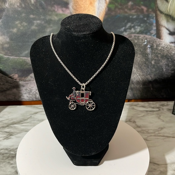 COACH VINTAGE HORSE CARAGE CHARM WITH NEW STAINLESS STEEL 24” CHAIN. - Picture 2 of 4